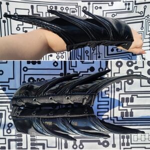 LS7 Custom Triple Spike Cuffs / Futuristic Armor Bracelet//